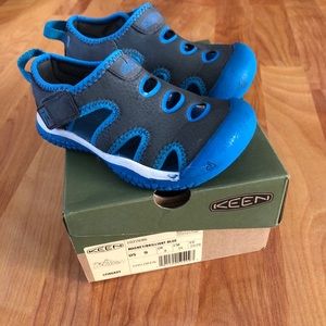 Keen Boys Stingray Sandals size 9